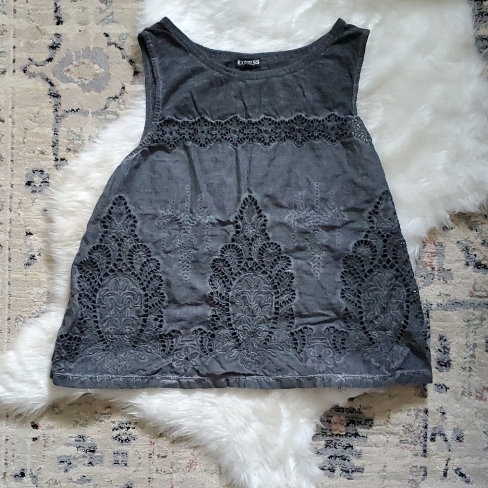 Express Eyelet Top